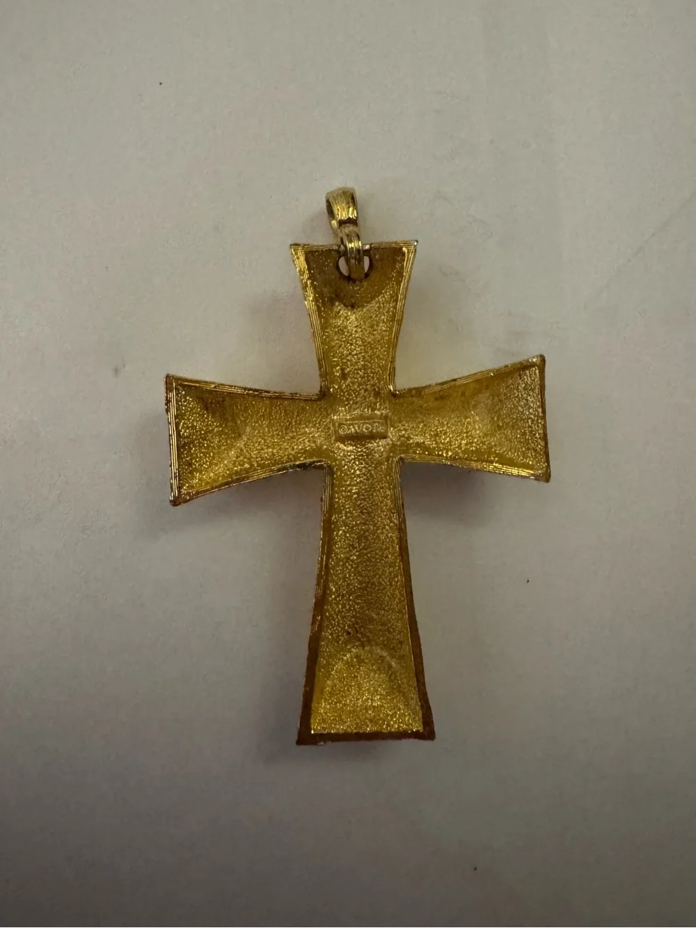 Vintage 1976 Avon Florentine gold-tone cross Pendant